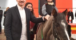 Bahçelievler Belediye Başkanı Dr. Hakan Bahadır’dan At’la Terapi Merkezi’ne ziyaret