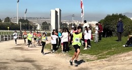İzmir Şirinyer Hipodromunda öğrencilere yönelik Atatürk Koşusu düzenlendi