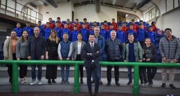 TRT Spor sunucularından Erman Gönülşen Apranti Okulu’nu ziyaret etti